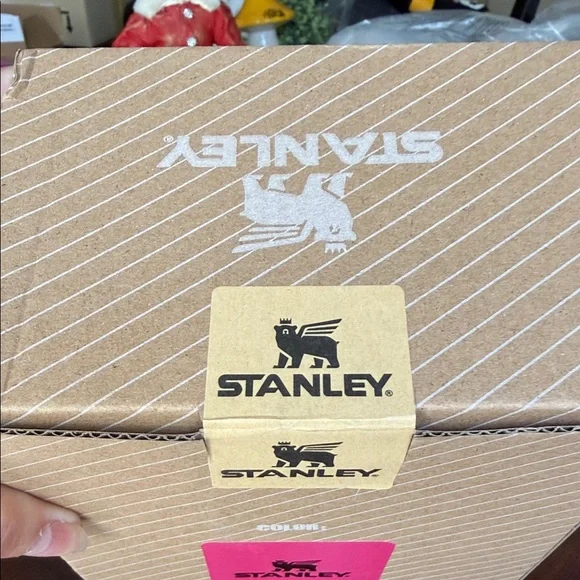 Stanley 40 oz Tumbler in Pink New Sealed Box - Picture 5 of 5